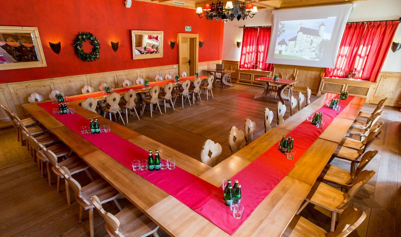 Hotel Zamek Bobolice Niegowa ภายนอก รูปภาพ